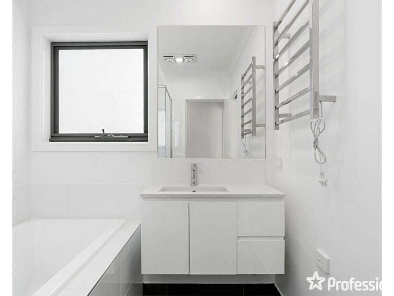 2 Floral Court, Mooroolbark VIC 3138