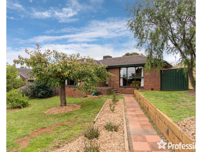 12 Biala Court, Mooroolbark VIC 3138