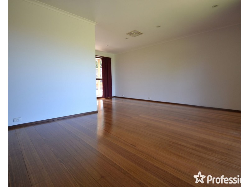 12 Biala Court, Mooroolbark VIC 3138