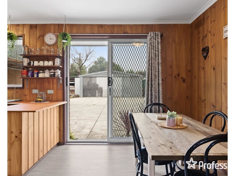 6 Cheviot Avenue, Coldstream VIC 3770