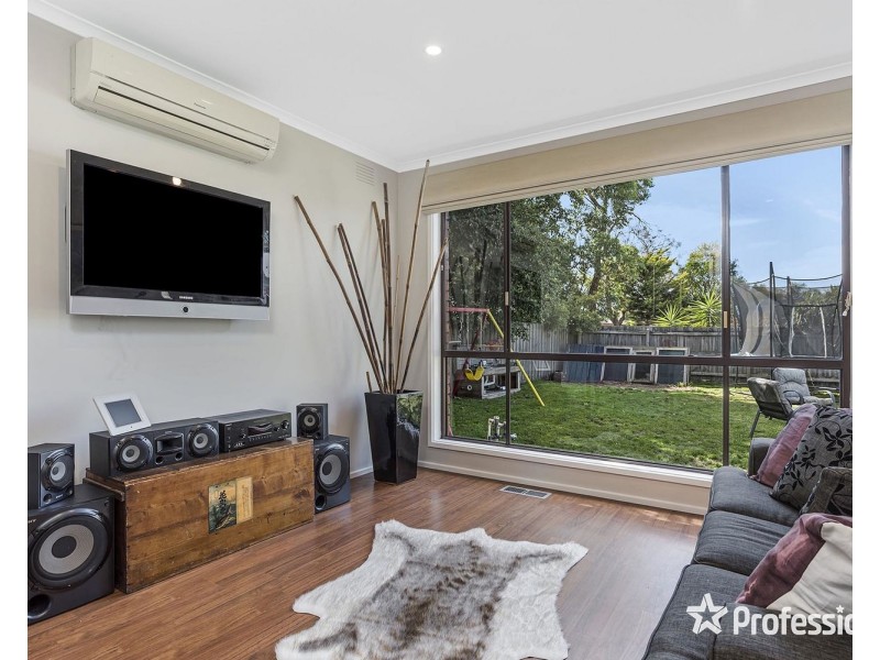 72 Woodville Road, Mooroolbark VIC 3138