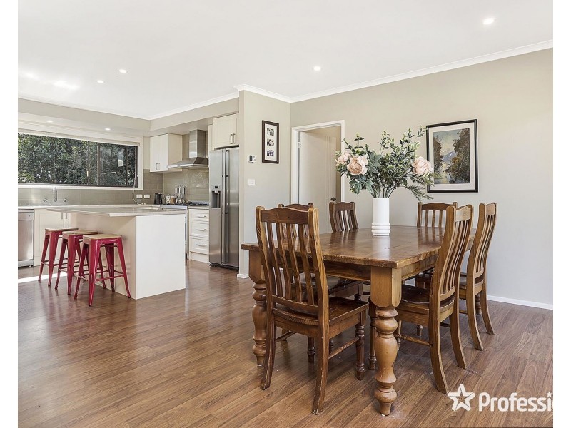 72 Woodville Road, Mooroolbark VIC 3138