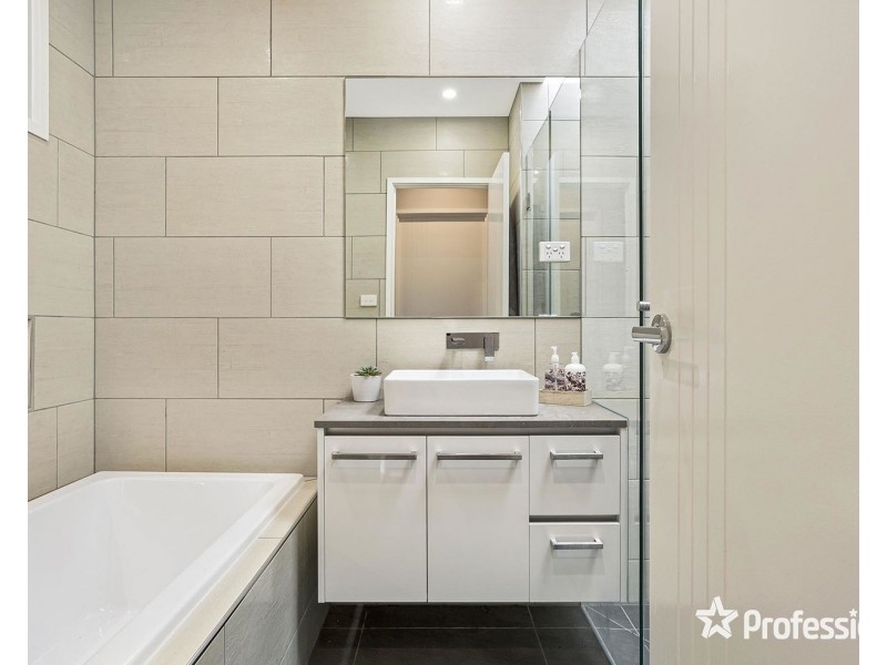 72 Woodville Road, Mooroolbark VIC 3138