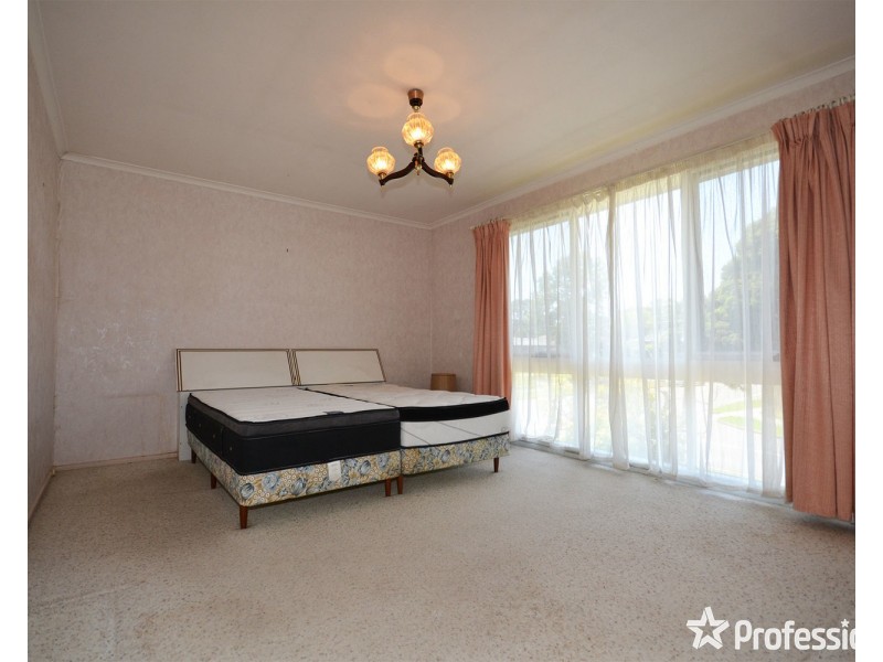 23 Diane Crescent, Mooroolbark VIC 3138