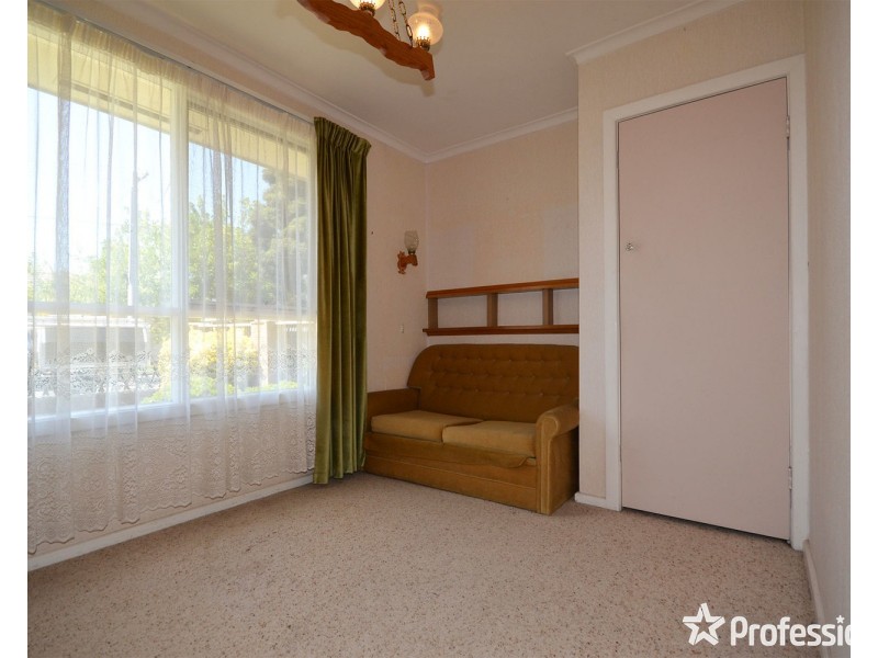 23 Diane Crescent, Mooroolbark VIC 3138