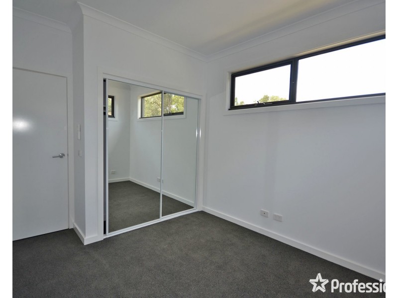 1 Floral Court, Mooroolbark VIC 3138