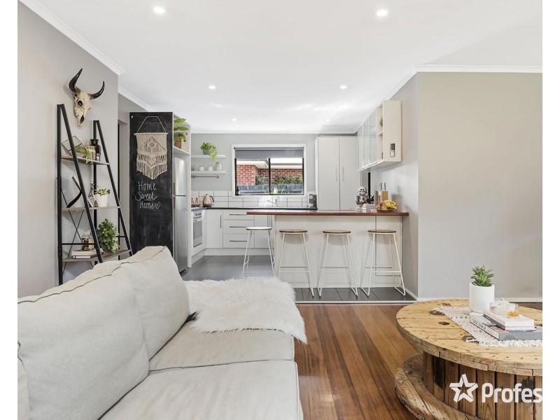 56 Blackburn Road, Mooroolbark VIC 3138