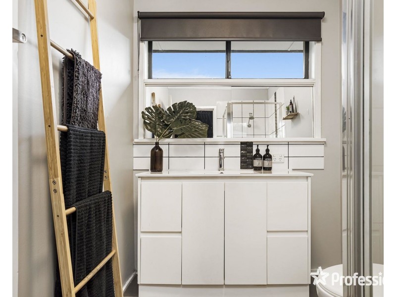 56 Blackburn Road, Mooroolbark VIC 3138