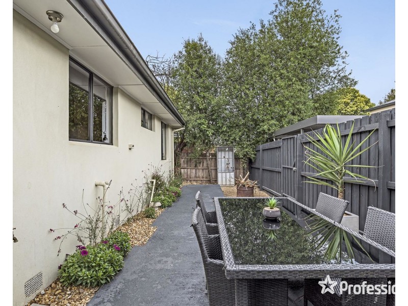 56 Blackburn Road, Mooroolbark VIC 3138