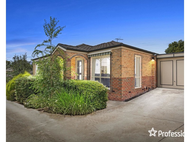 12/15 Cambridge Road, Mooroolbark VIC 3138