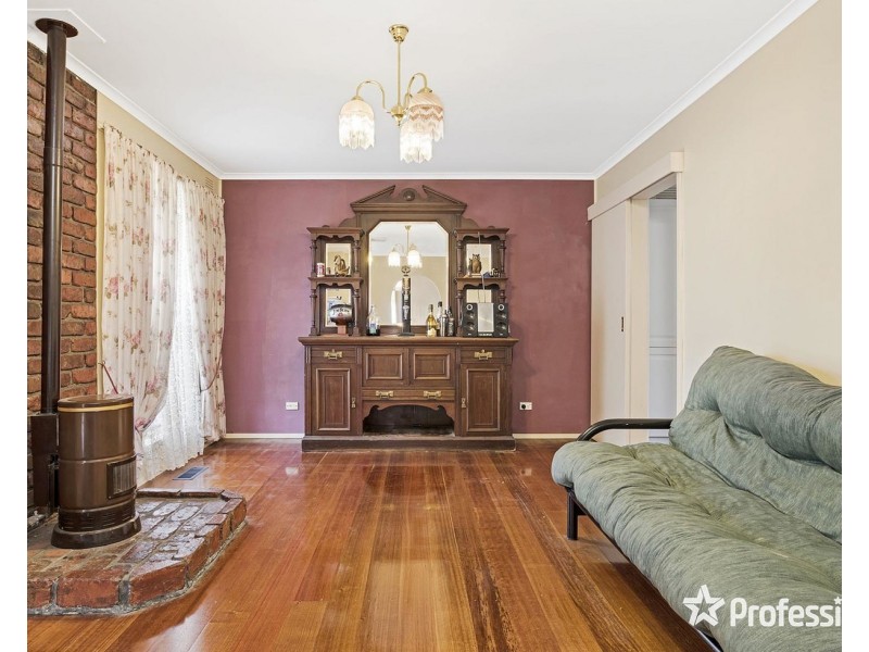 57 Gladesville Drive, Kilsyth VIC 3137