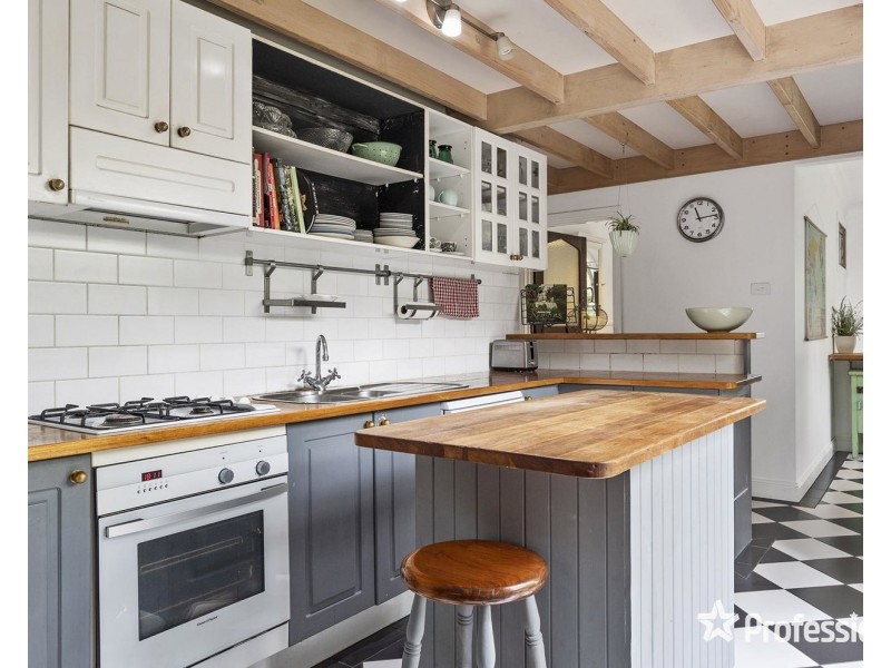 12 Watkins Crescent, Mount Evelyn VIC 3796