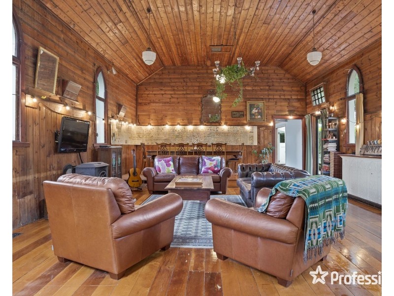 12 Watkins Crescent, Mount Evelyn VIC 3796