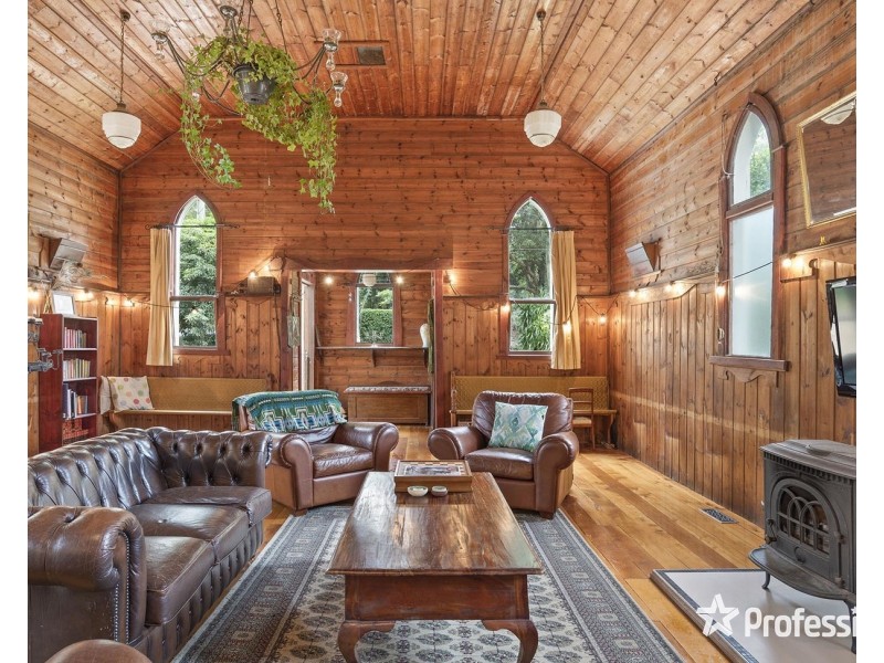 12 Watkins Crescent, Mount Evelyn VIC 3796