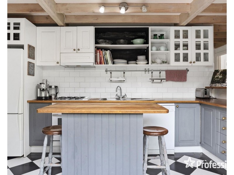 12 Watkins Crescent, Mount Evelyn VIC 3796