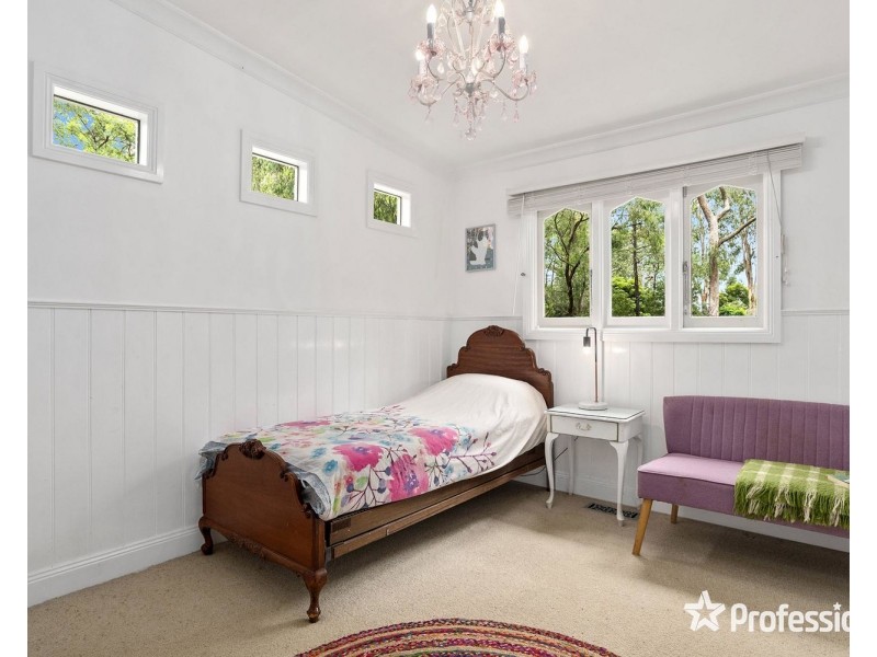 12 Watkins Crescent, Mount Evelyn VIC 3796