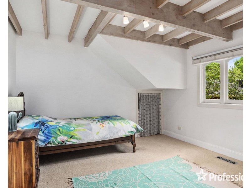 12 Watkins Crescent, Mount Evelyn VIC 3796