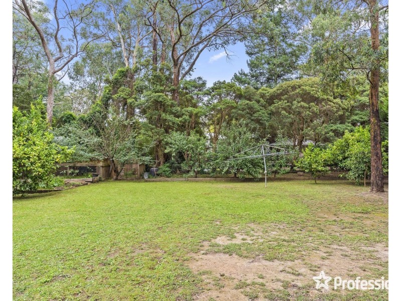 12 Watkins Crescent, Mount Evelyn VIC 3796