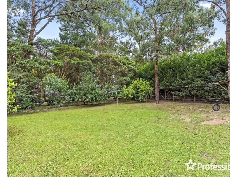 12 Watkins Crescent, Mount Evelyn VIC 3796