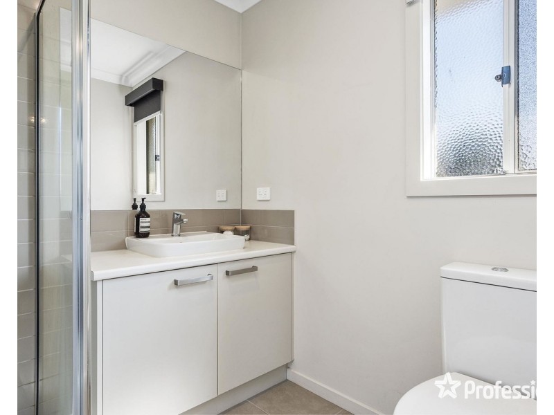 1 Nolan Avenue, Mooroolbark VIC 3138