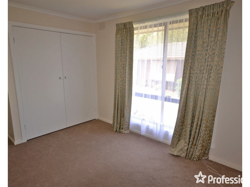 4/4 Starcross Avenue, Croydon VIC 3136