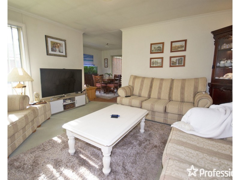 2/10 Dennis Street, Croydon VIC 3136