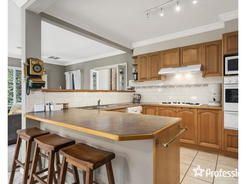 2 Bransdale Close, Mooroolbark VIC 3138