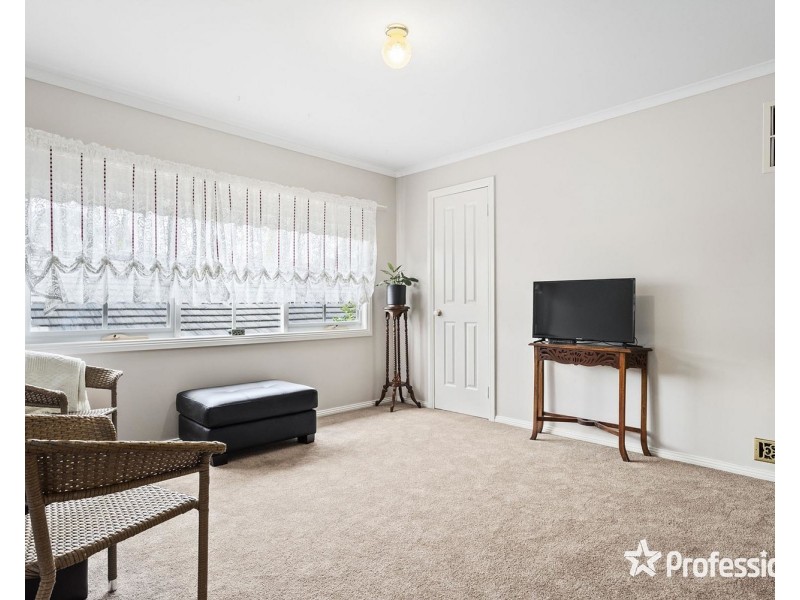2 Bransdale Close, Mooroolbark VIC 3138