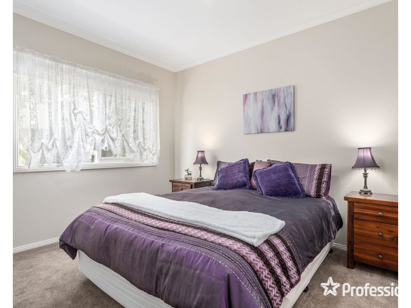 2 Bransdale Close, Mooroolbark VIC 3138