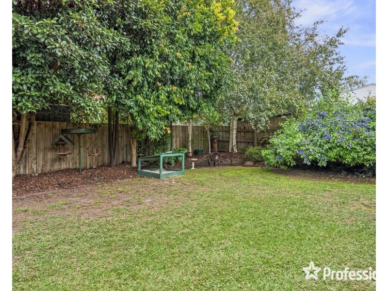 2 Bransdale Close, Mooroolbark VIC 3138