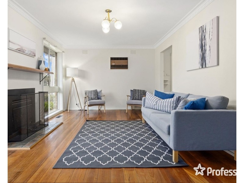 116 Esther Crescent, Mooroolbark VIC 3138