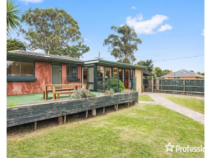 116 Esther Crescent, Mooroolbark VIC 3138