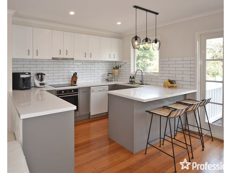 73 Esther Crescent, Mooroolbark VIC 3138