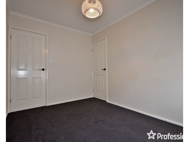 73 Esther Crescent, Mooroolbark VIC 3138