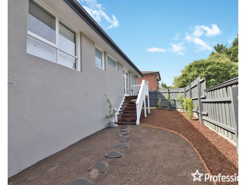 73 Esther Crescent, Mooroolbark VIC 3138