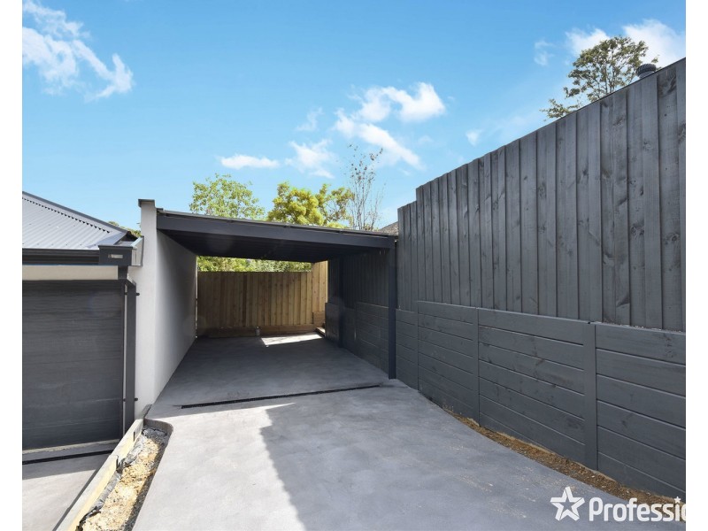 73 Esther Crescent, Mooroolbark VIC 3138