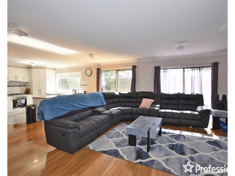 10a Neville Street, Mooroolbark VIC 3138