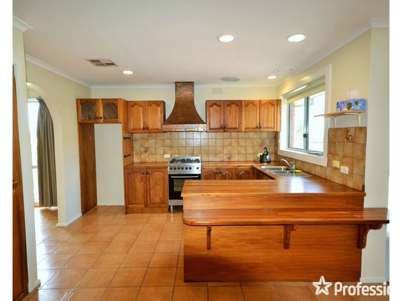 11 Lightwood Drive, Ferntree Gully VIC 3156