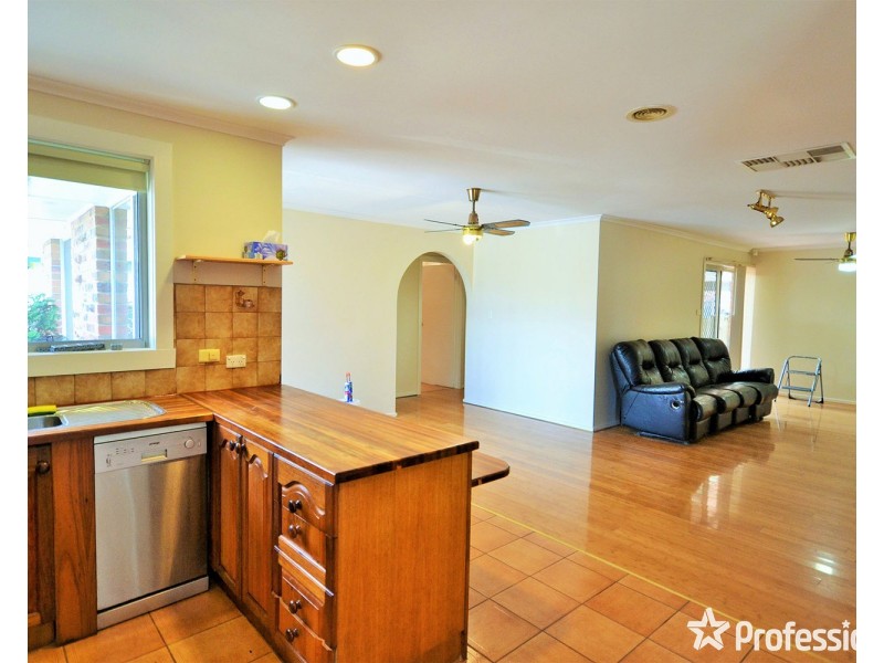 11 Lightwood Drive, Ferntree Gully VIC 3156