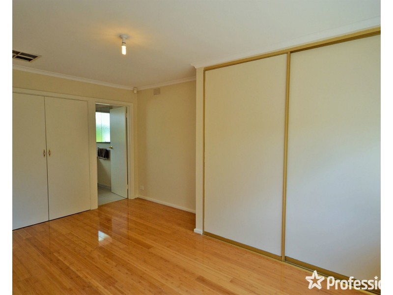 11 Lightwood Drive, Ferntree Gully VIC 3156