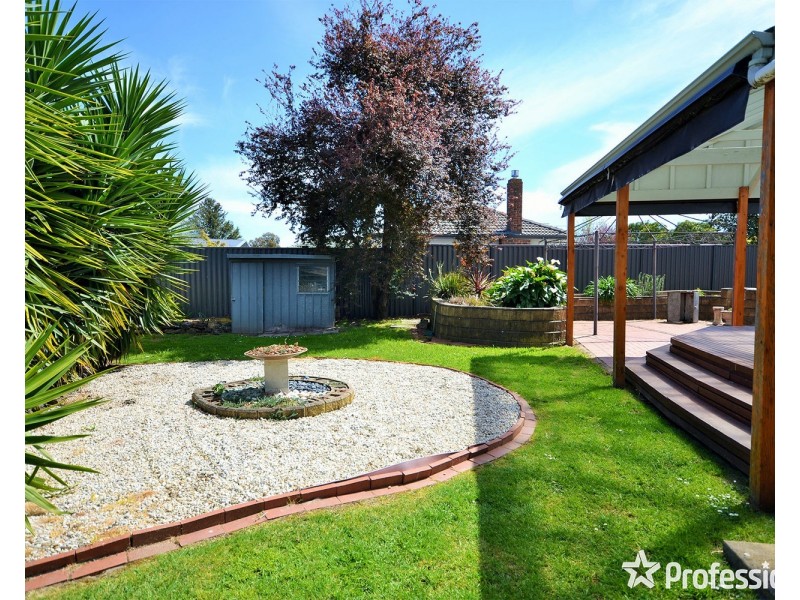 11 Lightwood Drive, Ferntree Gully VIC 3156