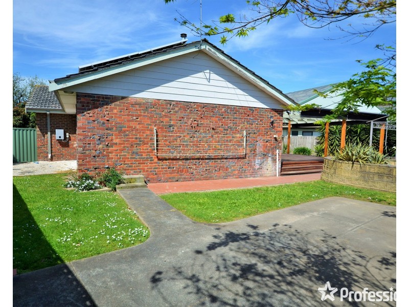 11 Lightwood Drive, Ferntree Gully VIC 3156