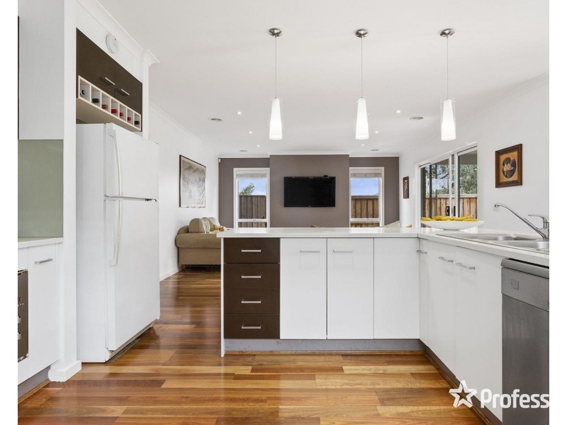 39 Larbert Road, Mooroolbark VIC 3138