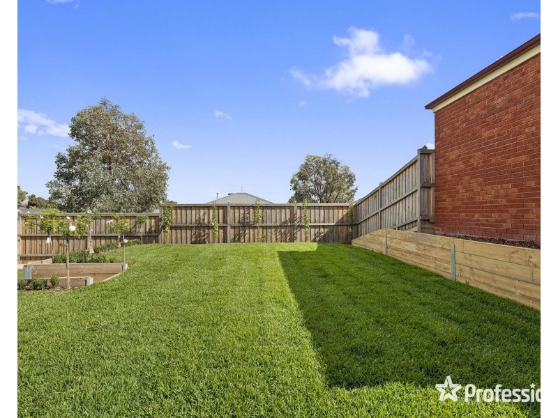 39 Larbert Road, Mooroolbark VIC 3138