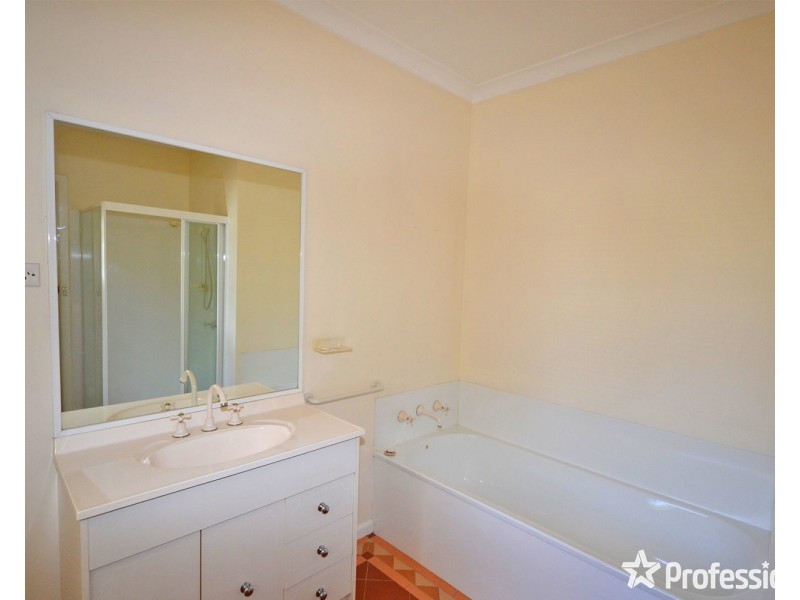 16 Celeste Court, Chirnside Park VIC 3116