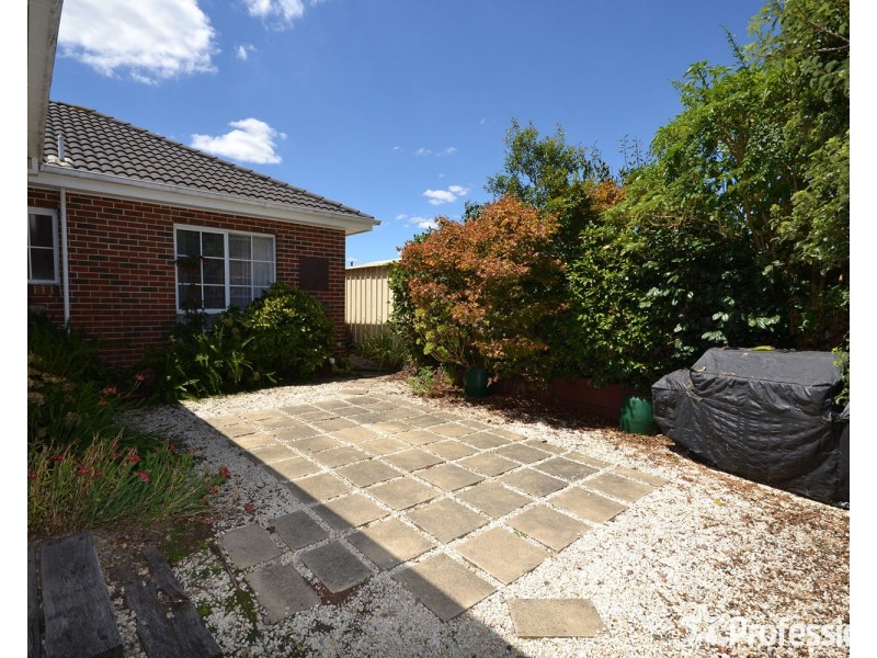 16 Celeste Court, Chirnside Park VIC 3116