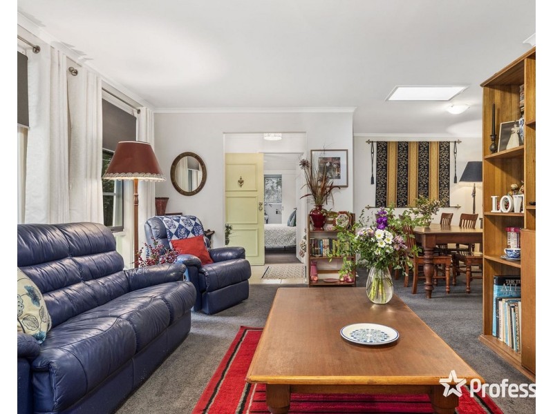 4 Roland Avenue, Mount Evelyn VIC 3796