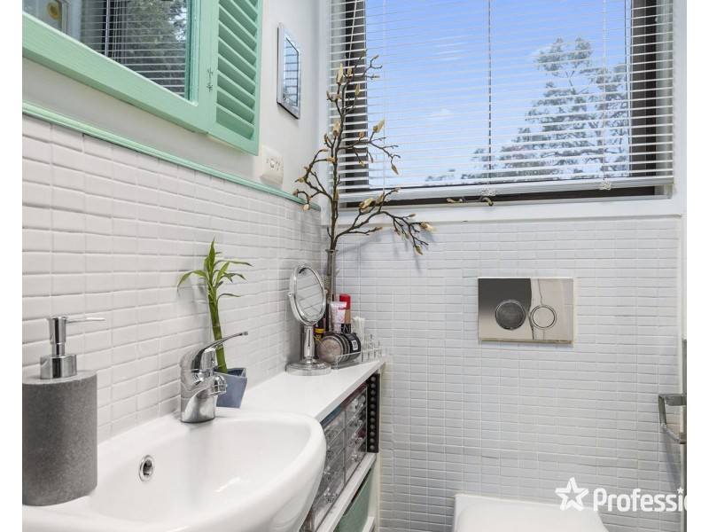 4 Roland Avenue, Mount Evelyn VIC 3796