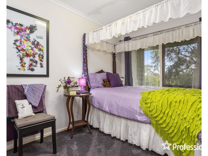 4 Roland Avenue, Mount Evelyn VIC 3796