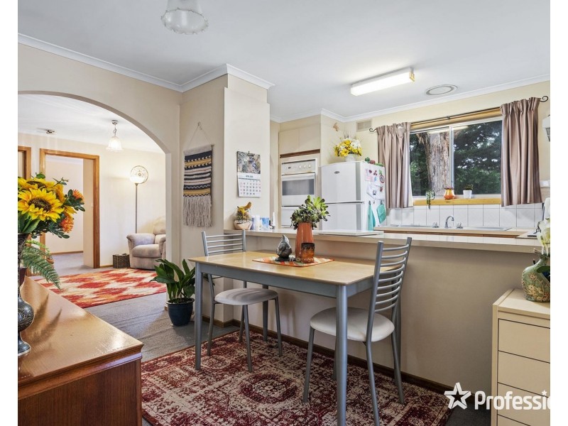 4 Roland Avenue, Mount Evelyn VIC 3796